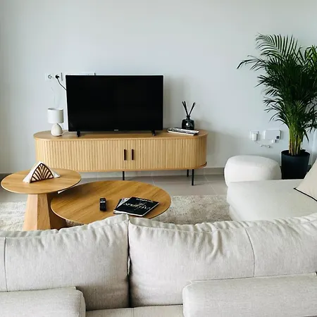 Apartment Oceana Gardens - Family Getaway Estepona