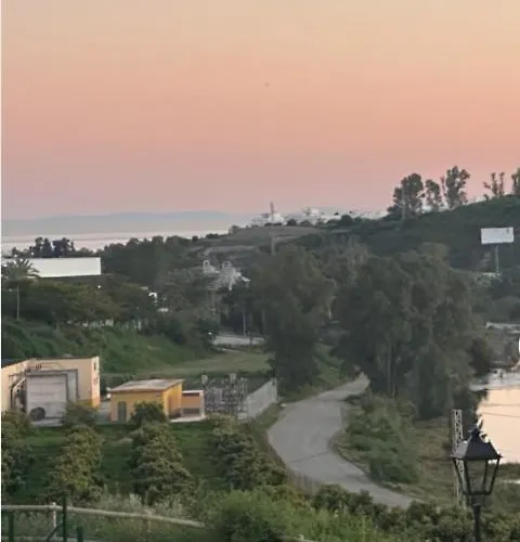 Oceana Gardens - Family Getaway Apartment